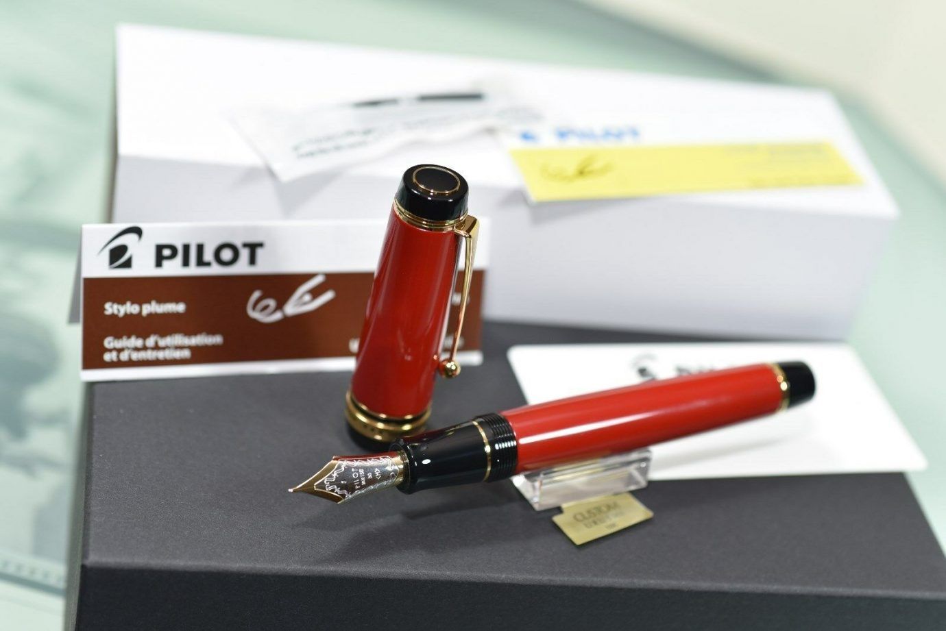 Pilot Plua Estilográfica Custo 742, Cuerpo Negro, Punta S-Nib (FKK