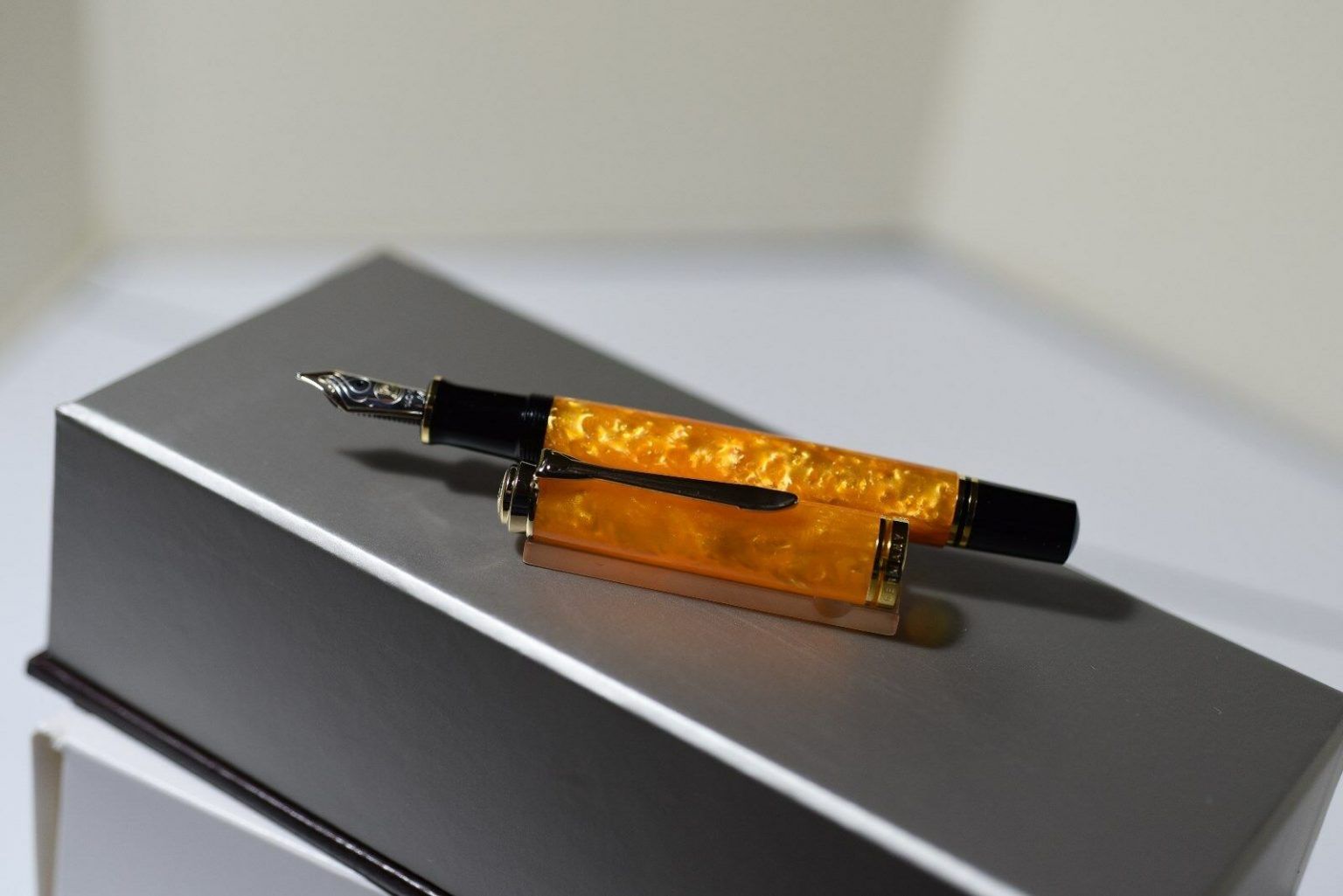 Pelikan Special edition 2018 M600 VIBRANT ORANGE Fountain Pen Ibérica