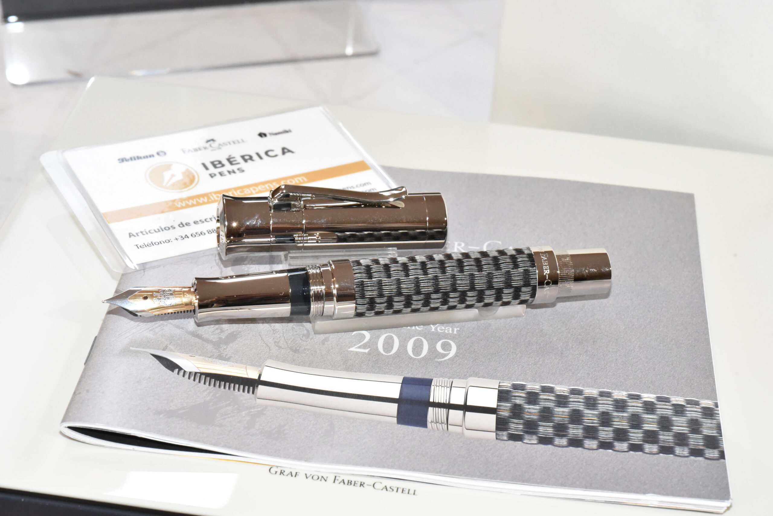 Graf Von Faber Castell Pen Of The Year 2009 horsehair fountain pen - Image 4