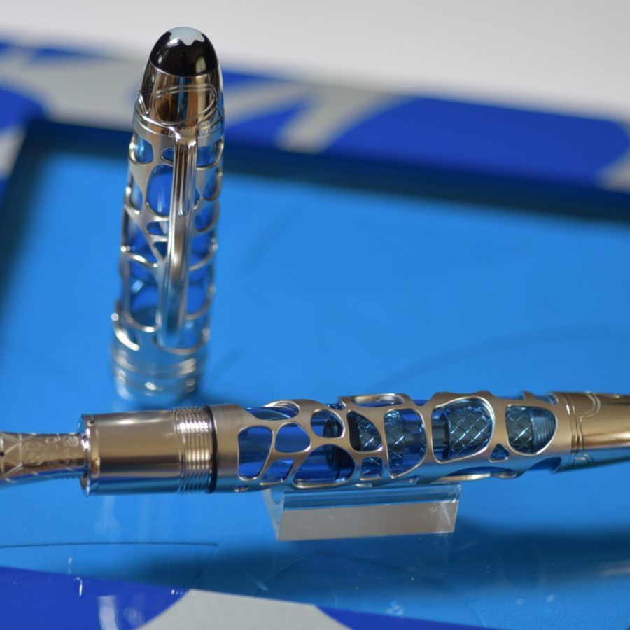 Montblanc blue hotsell skeleton fountain pen