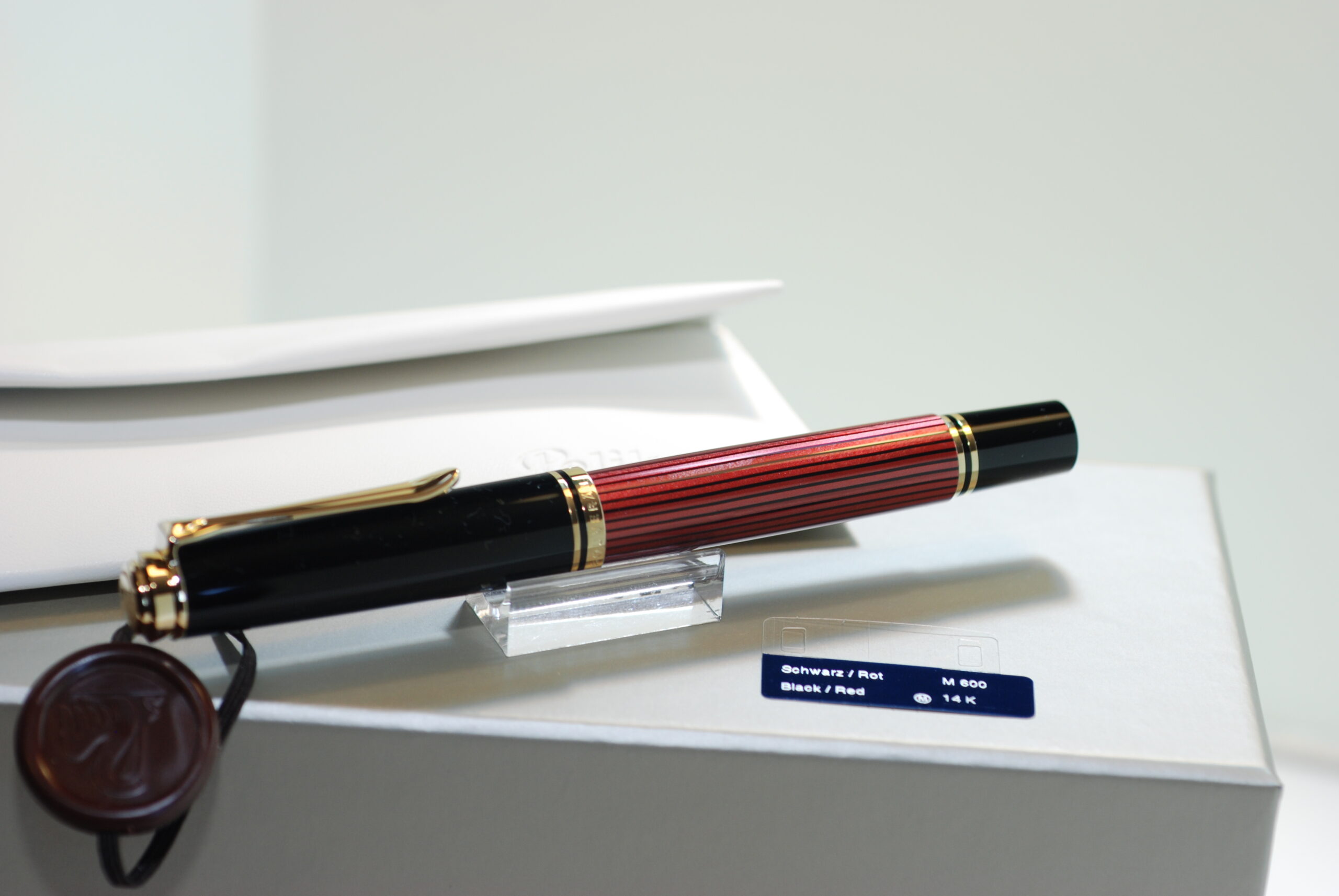 Pluma Estilográfica Pelikan Souverän 600 Negro | Rojo - Imagen 11