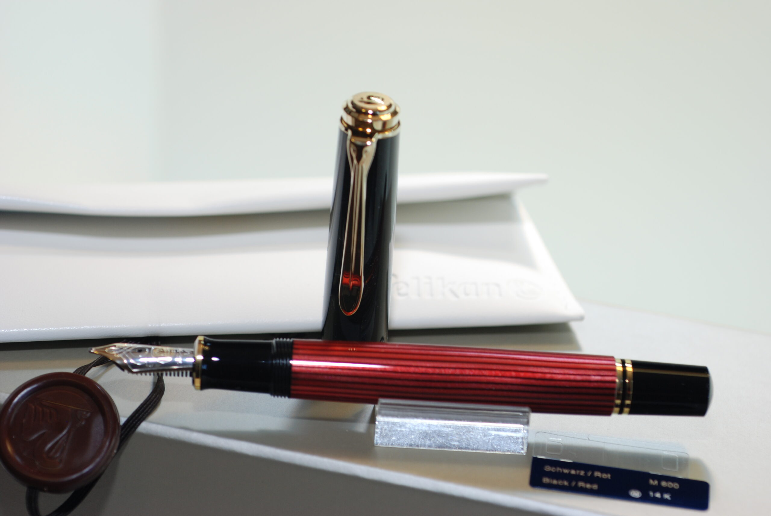 Pluma Estilográfica Pelikan Souverän 600 Negro | Rojo - Imagen 8