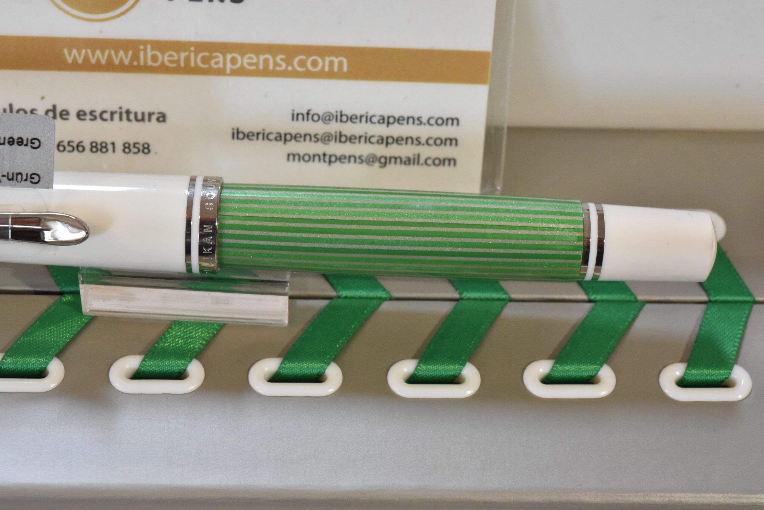 Pelikan M605 Green White Special Edition Fountain Pen - Image 6