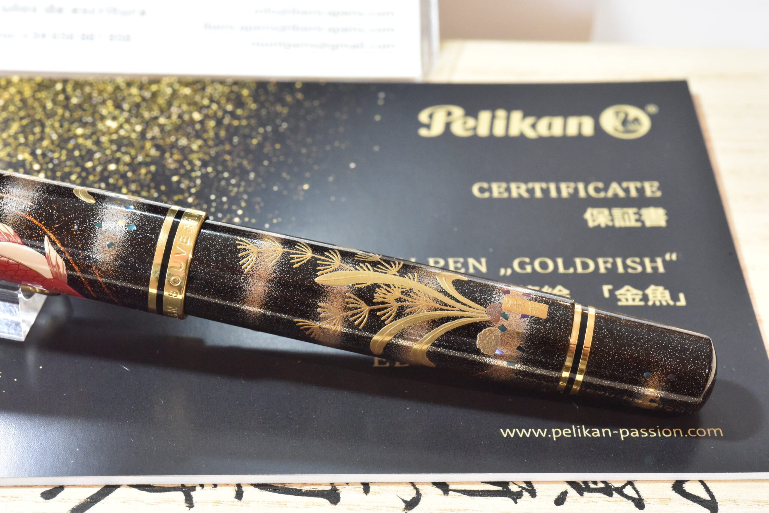 Pluma estilográfica Pelikan Maki-e Goldfish 2025 - Imagen 12