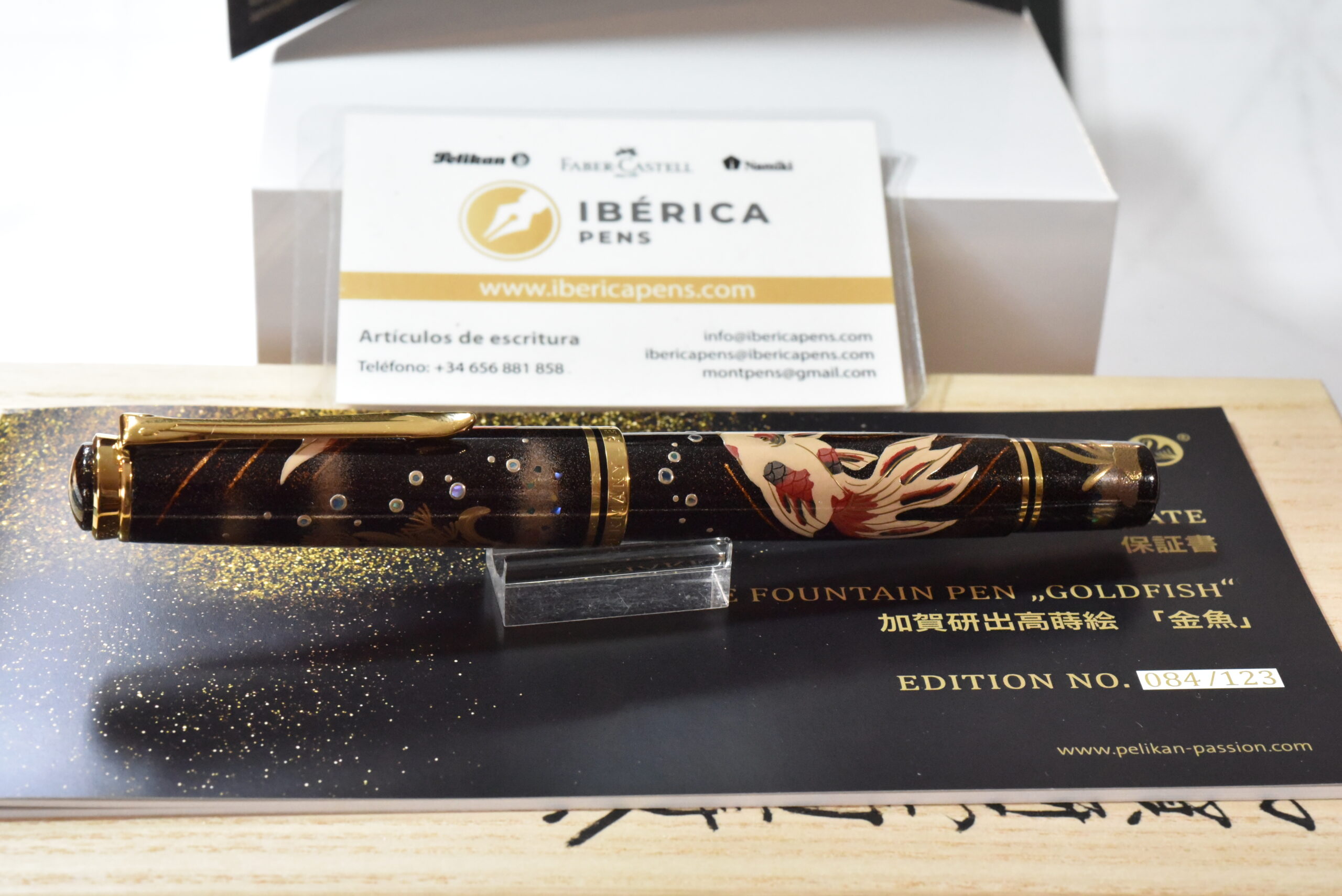 Pluma estilográfica Pelikan Maki-e Goldfish 2025 - Imagen 5