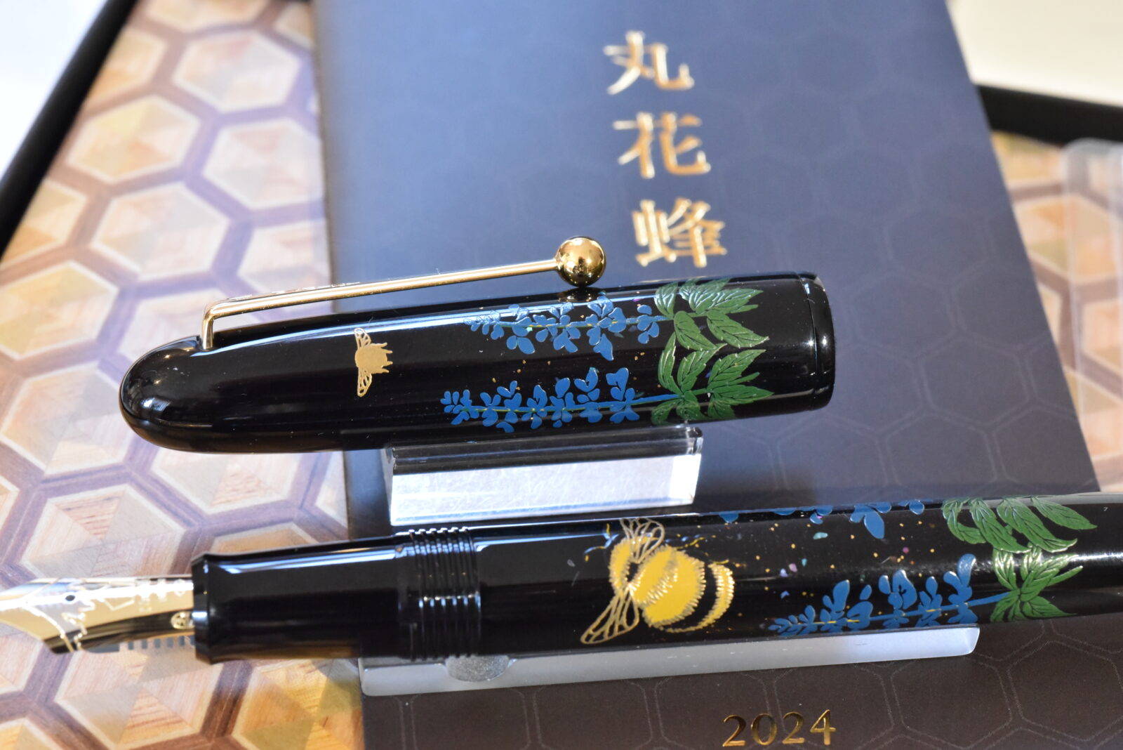 Pluma estilográfica Namiki Yukari Bumblebee L.E. 2024 - Imagen 6