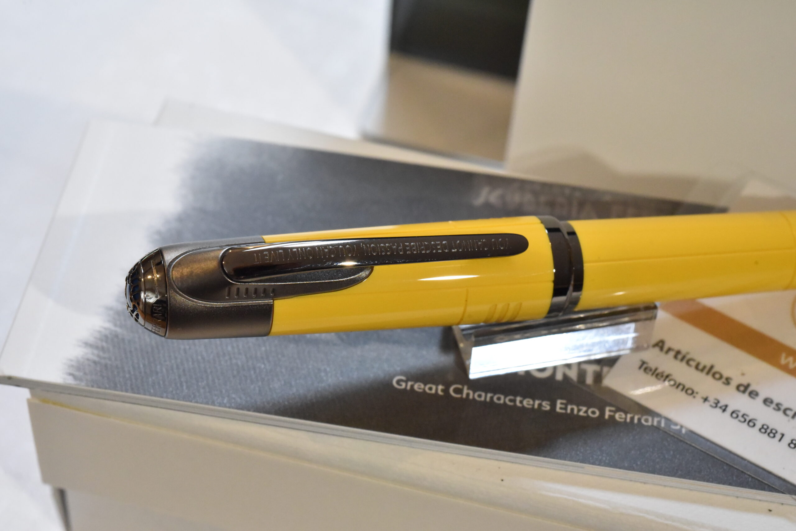 Montblanc Edición Especial Enzo Ferrari Pluma Estilográfica Amarilla - Imagen 4