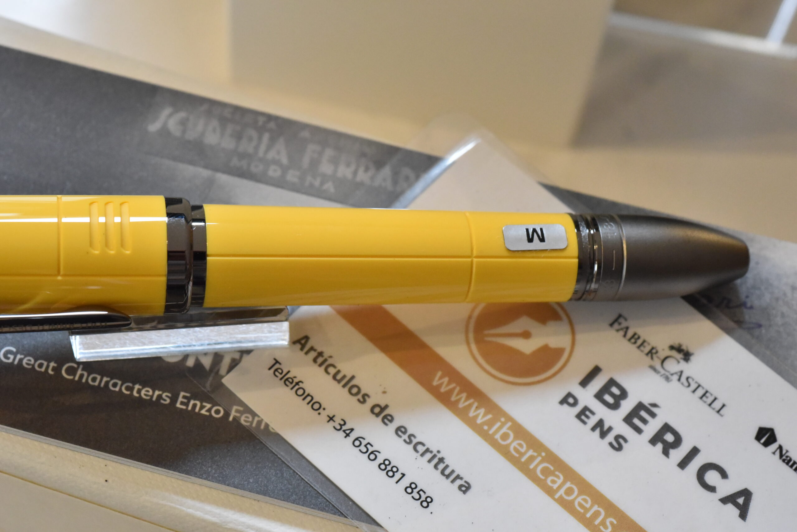 Montblanc Edición Especial Enzo Ferrari Pluma Estilográfica Amarilla - Imagen 5